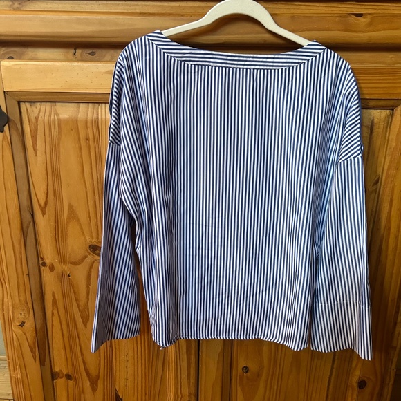 Davi & Dani Top Blue White Floral Embroidery Long Sleeve Knot Waist Women's L - Picture 2 of 10